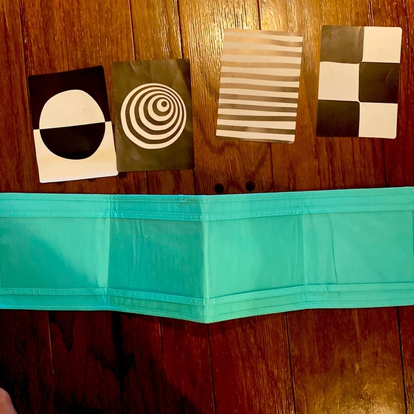 Lovevery Toys Lovevery Tummy Time Folding Black And White Contrast